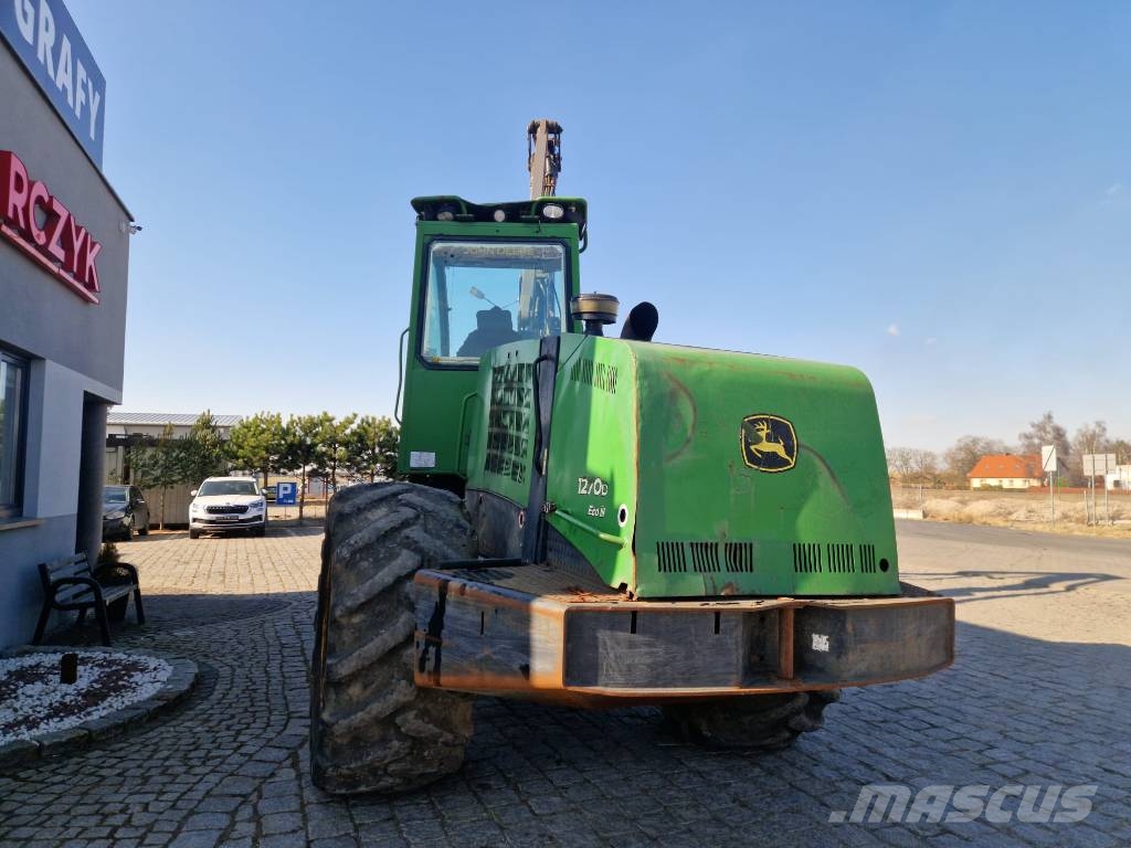 John Deere 1270 D Eco III Harvester