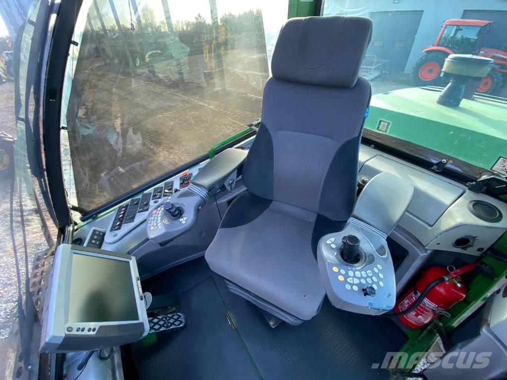 John Deere 1270 D Eco III Harvester