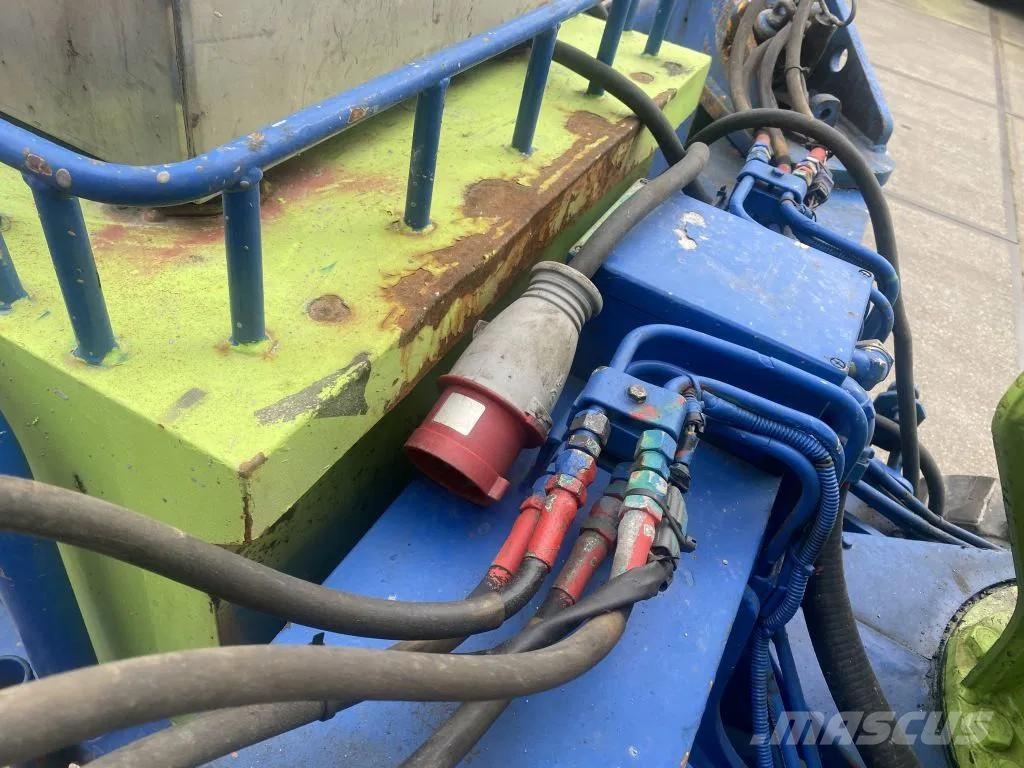 Maeda MC-305C Grúas de oruga