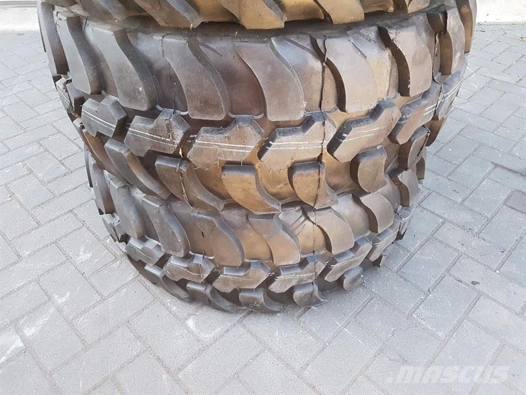 Dunlop mitas covers -405/70-R18 (15.5/70-R18)-Tire/Reifen Pneus, Rodas e Jantes