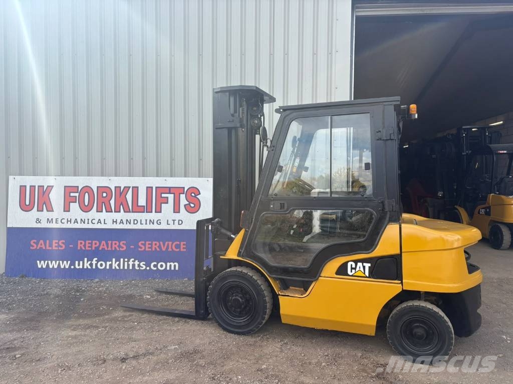 CAT DP 25 N Carrelli elevatori diesel