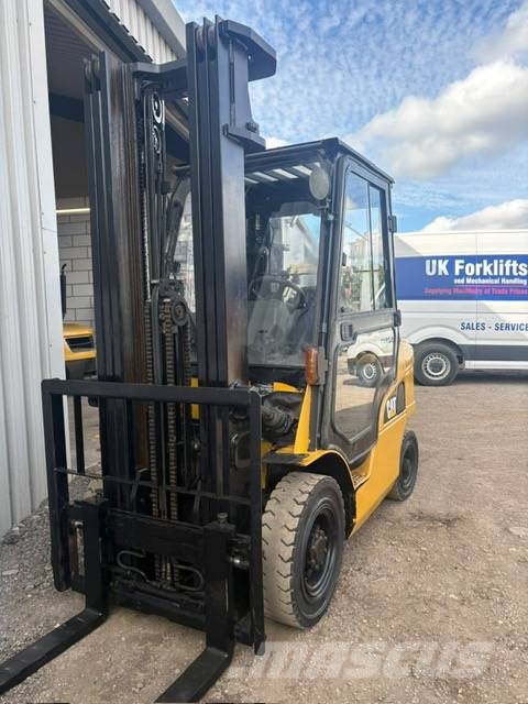 CAT DP 25 N Carrelli elevatori diesel