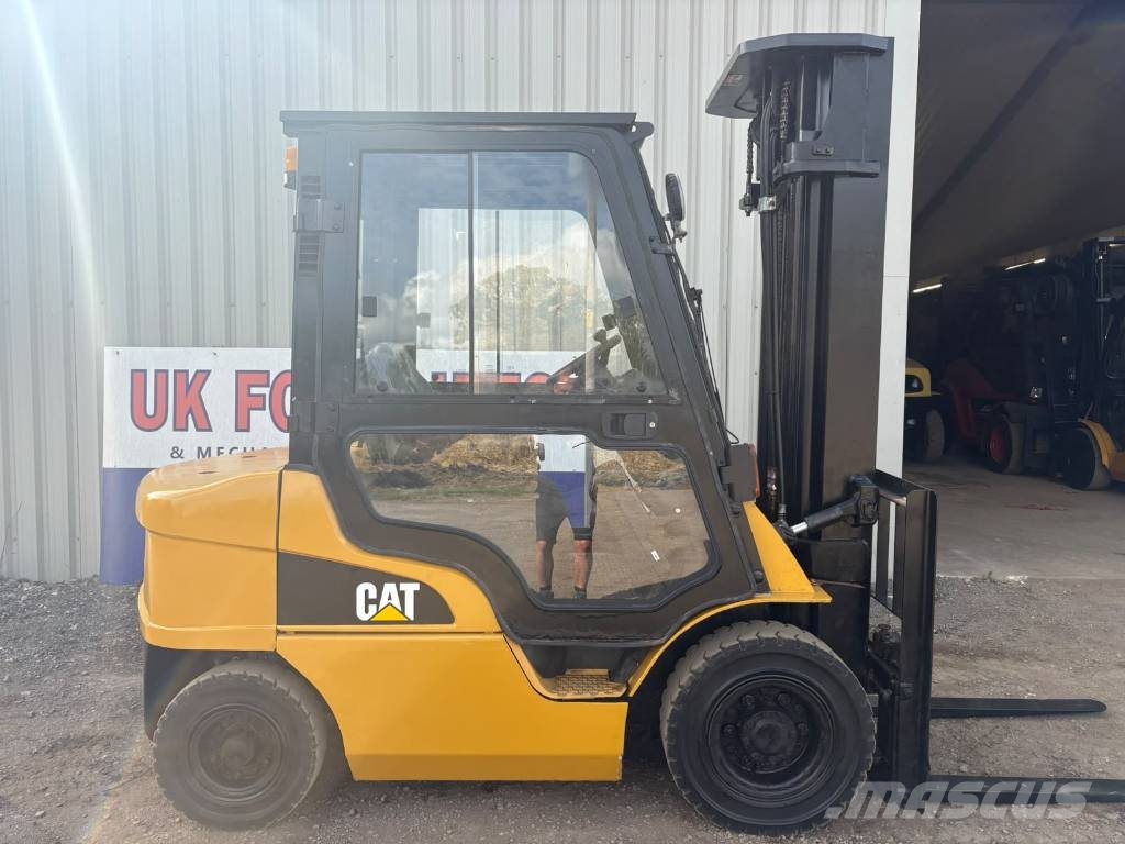 CAT DP 25 N Carrelli elevatori diesel