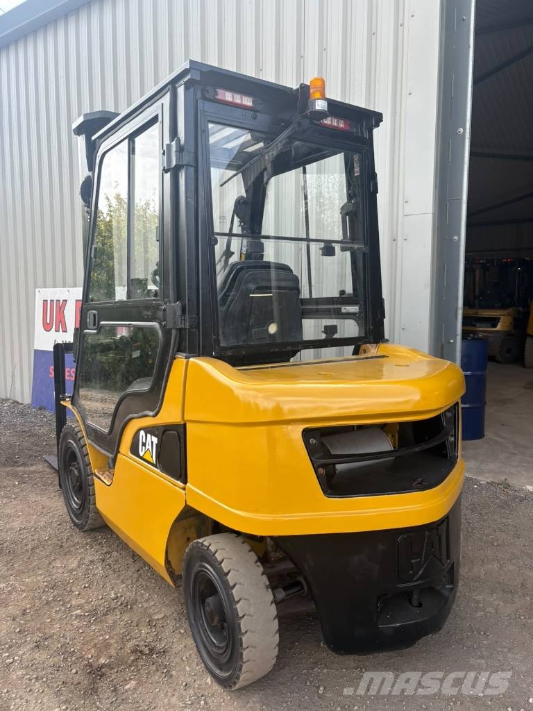 CAT DP 25 N Carrelli elevatori diesel