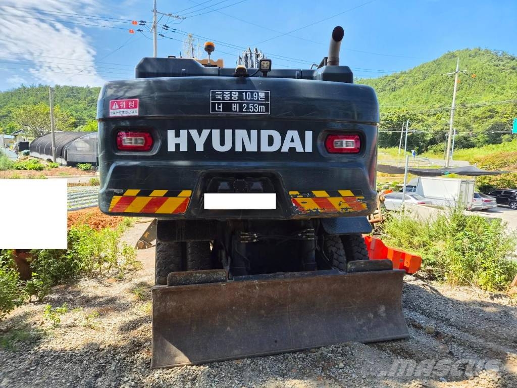 Hyundai HW 210 A 휠 굴삭기