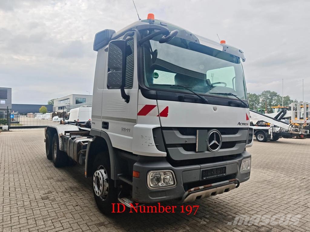 Mercedes-Benz Actros 2641 6x4 HiabMultilift XR21S51 Vrachtwagen met containersysteem