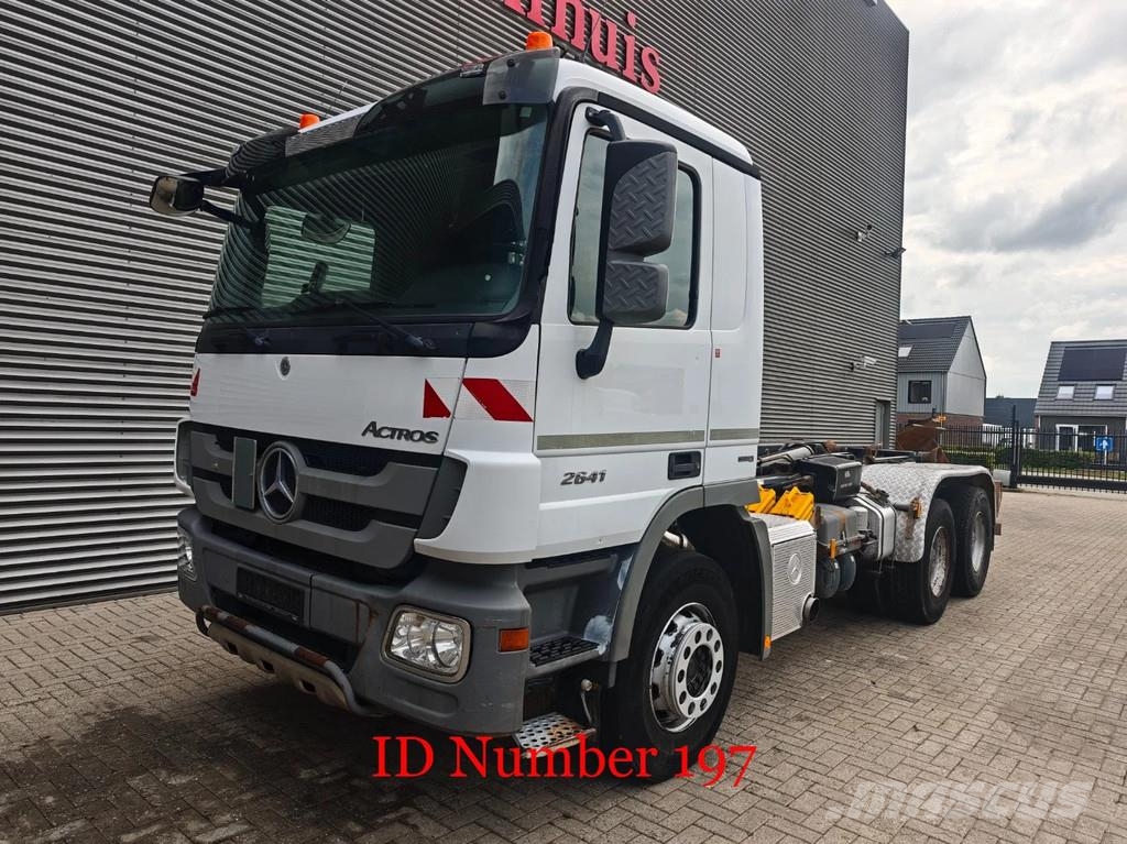 Mercedes-Benz Actros 2641 6x4 HiabMultilift XR21S51 Vrachtwagen met containersysteem