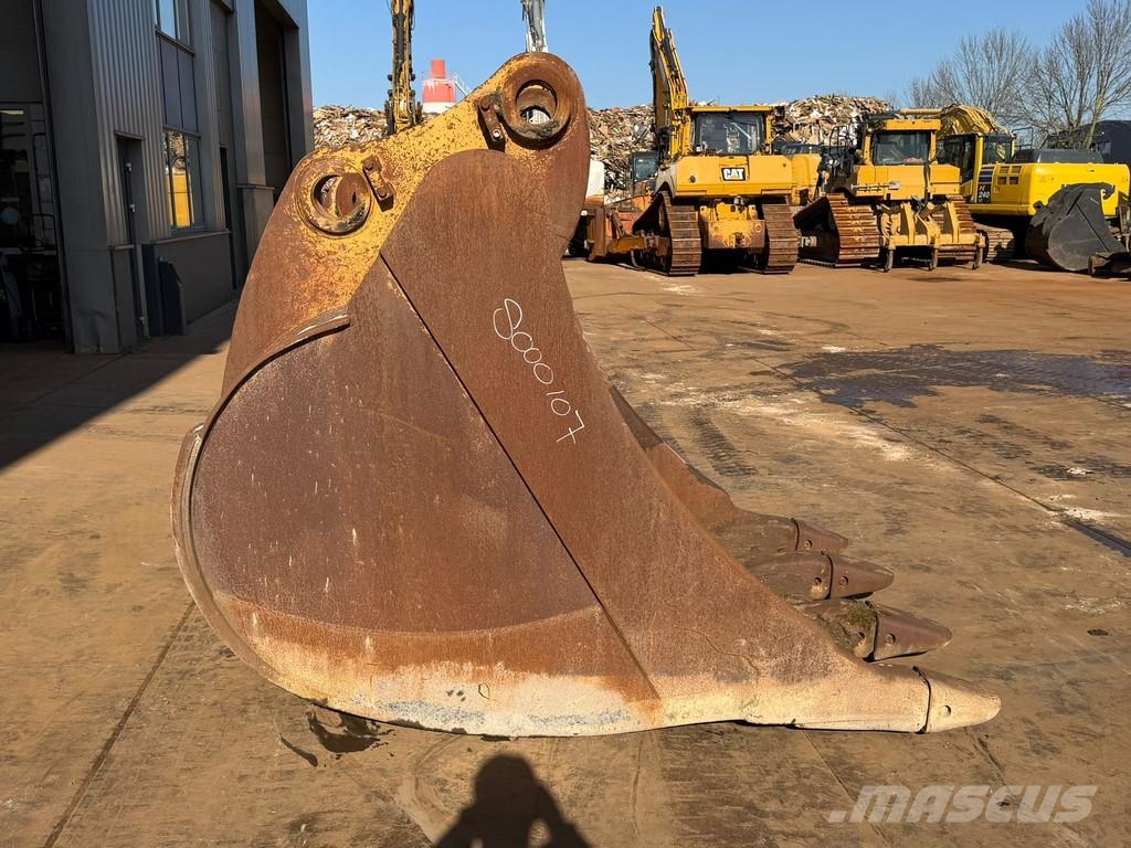 CAT teeth Bucket 385 دلاء