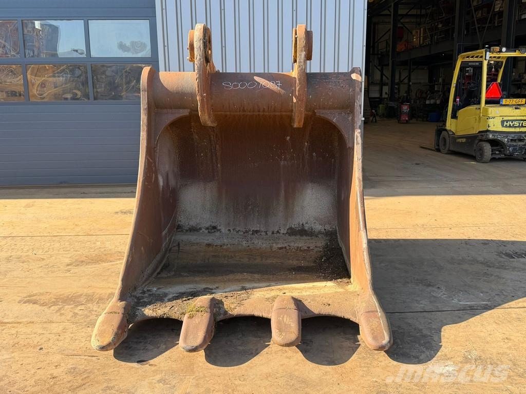 CAT teeth Bucket 385 دلاء
