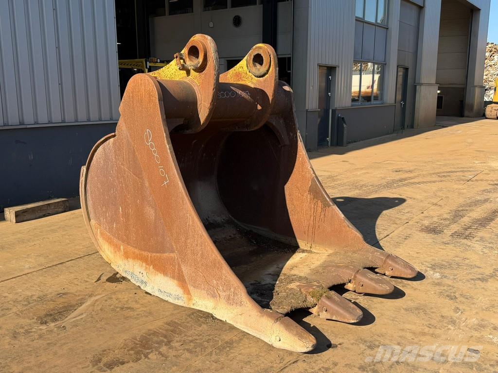 CAT teeth Bucket 385 دلاء