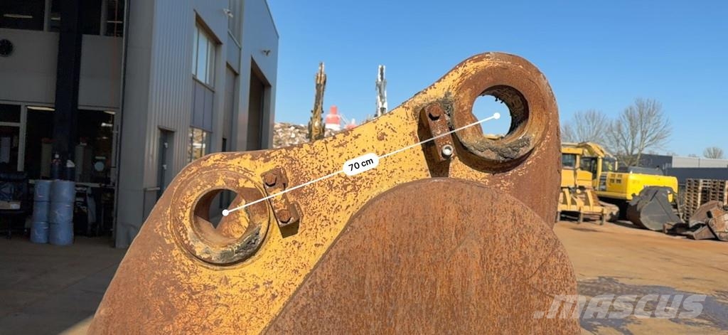 CAT teeth Bucket 385 دلاء
