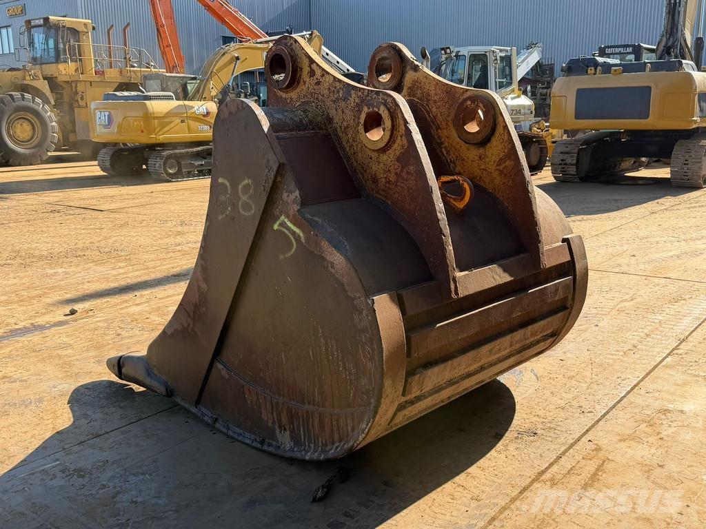 CAT teeth Bucket 385 دلاء