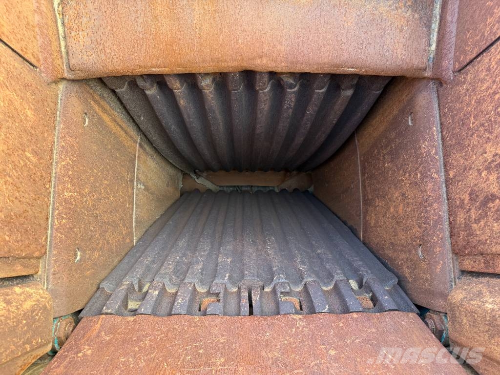 PowerScreen Premiertrak 1180 - Jaw Crusher / CAT Engine Mobile crushers