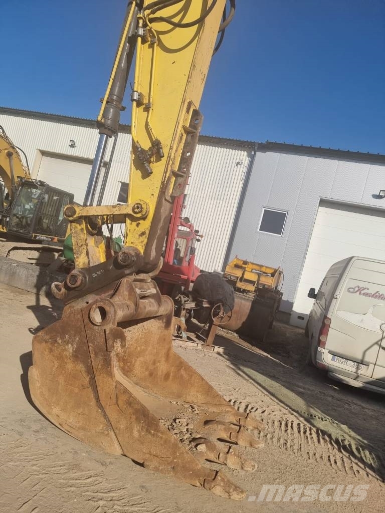 New Holland Kobelco E305 Crawler excavators