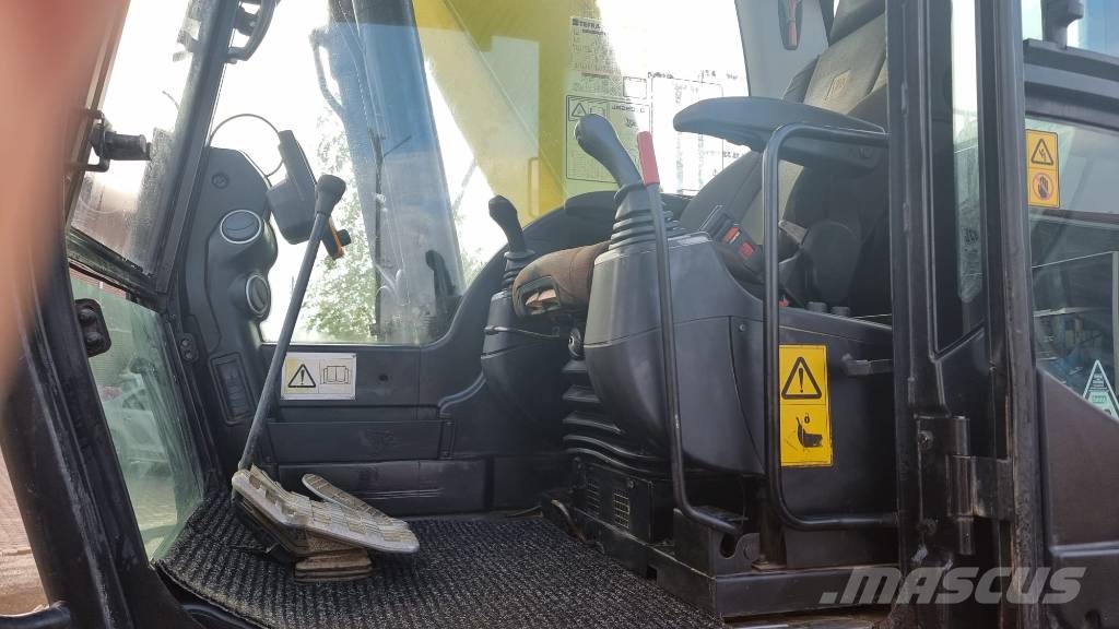 JCB JS 220 LC Long 16,5m Pelle sur chenilles