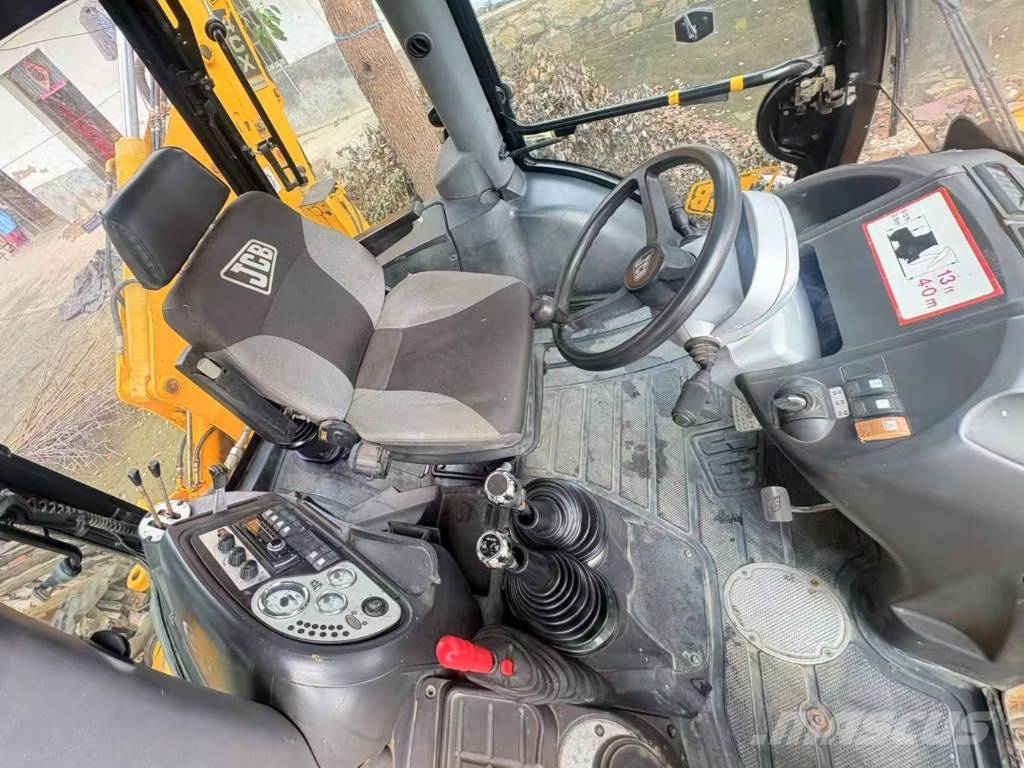 JCB 4 CX Backhoe