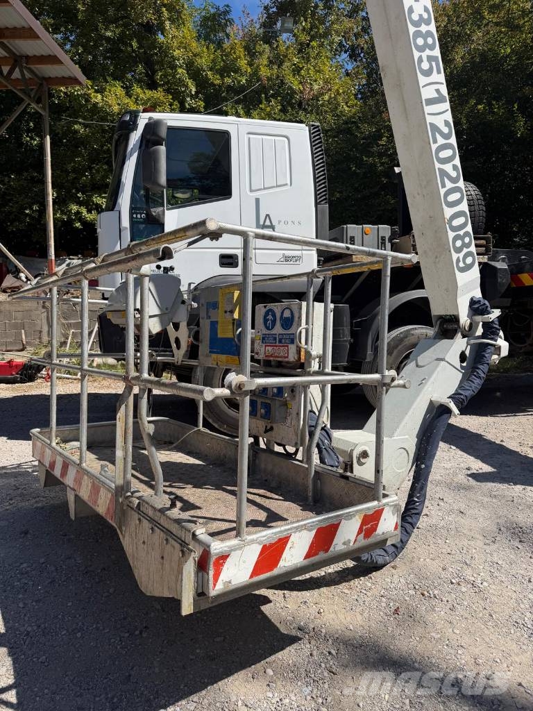 Bronto Skylift S70 MDT Camion nacelle
