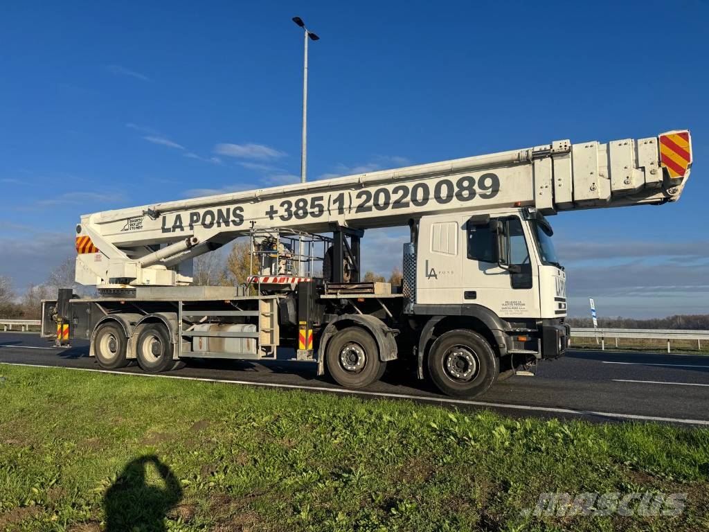 Bronto Skylift S70 MDT Camion nacelle