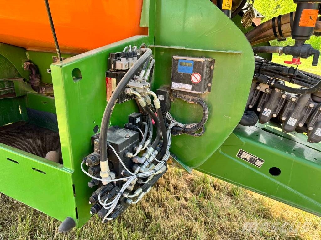 Amazone UX 11200 Ρυμουλκούμενα ψεκαστικά