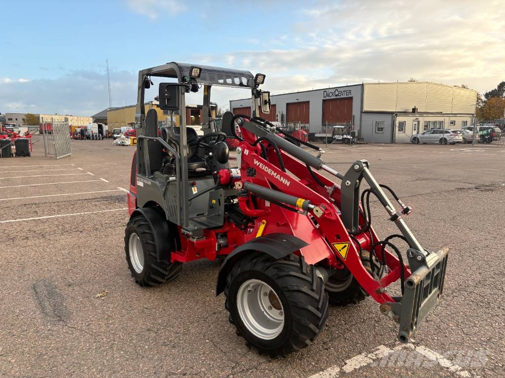 Weidemann 1280 لوادر صغيرة
