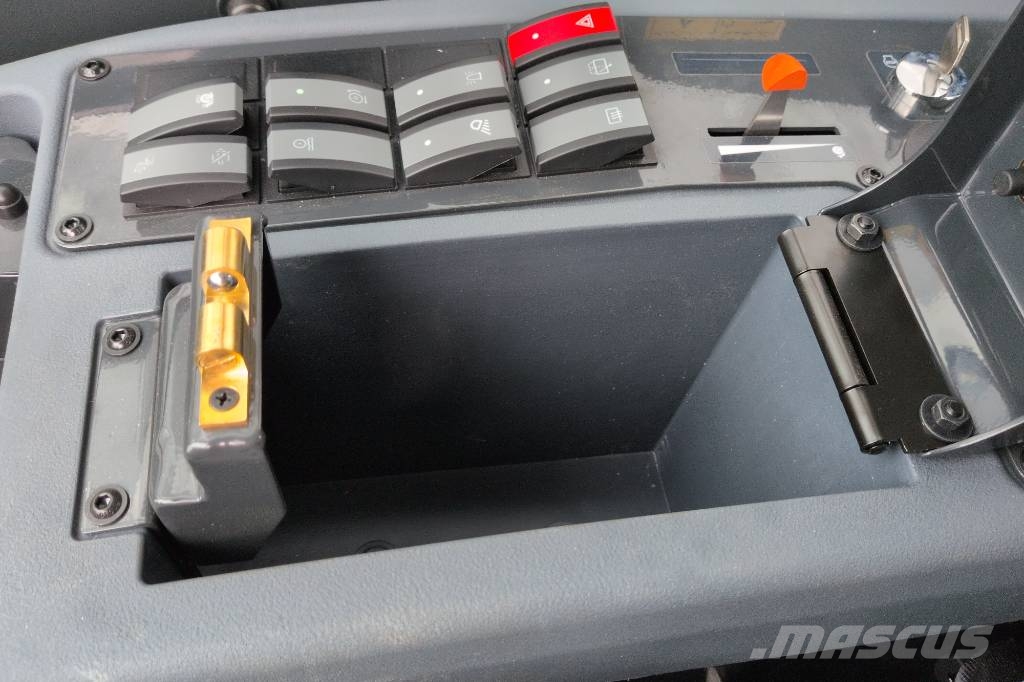 Komatsu WA 80M-8EO Kampanj! Plogmaskin Tekerlekli yükleyiciler