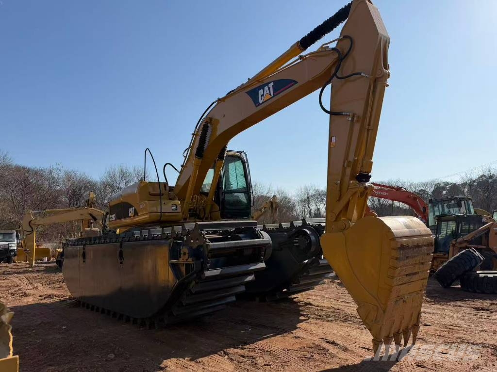 CAT 320C 수륙양용 굴삭기