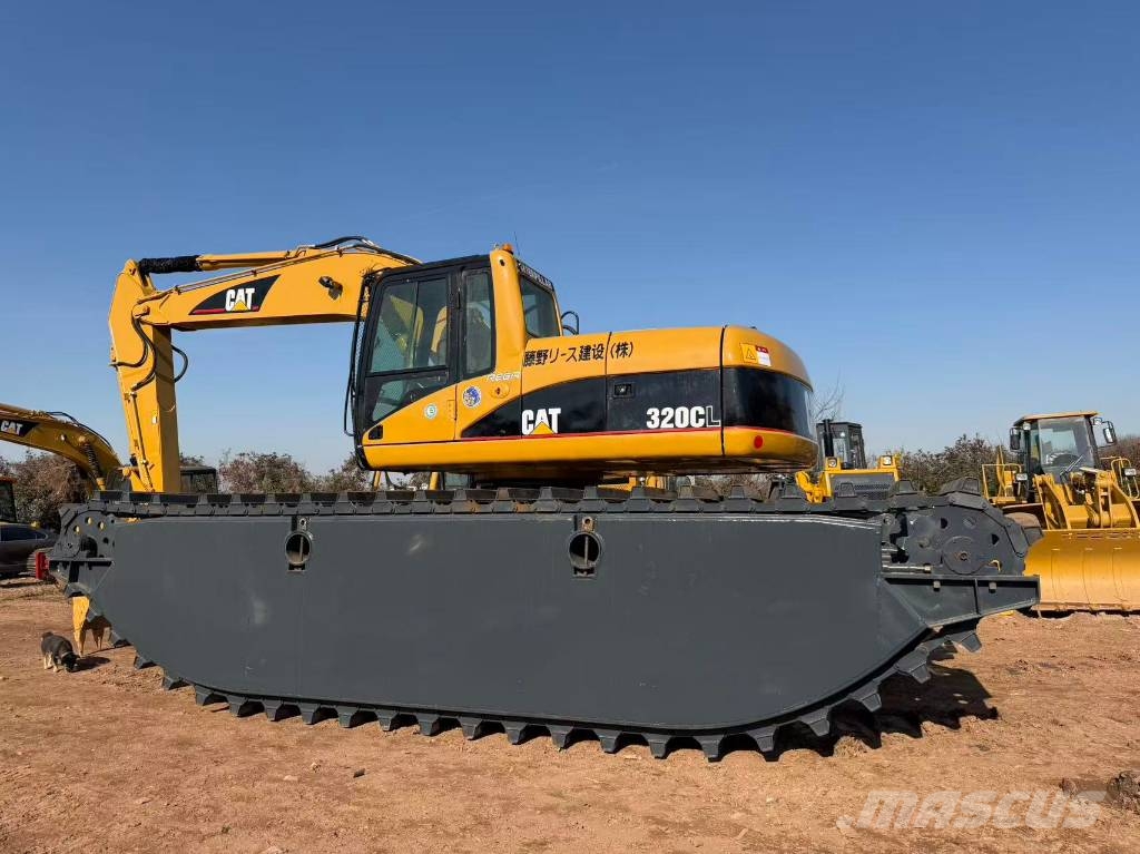 CAT 320C 수륙양용 굴삭기