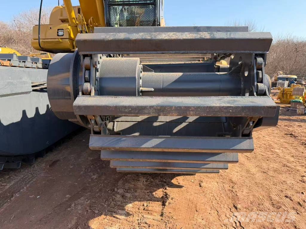 CAT 320C 수륙양용 굴삭기