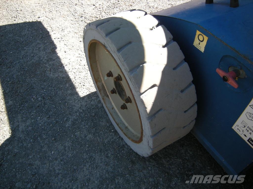 Manitou 170 AET Колінчаті підйомники