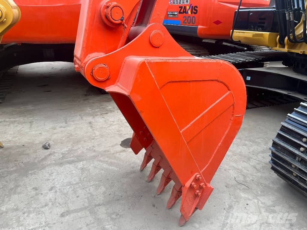 Hitachi ZX 130 Lánctalpas kotrók