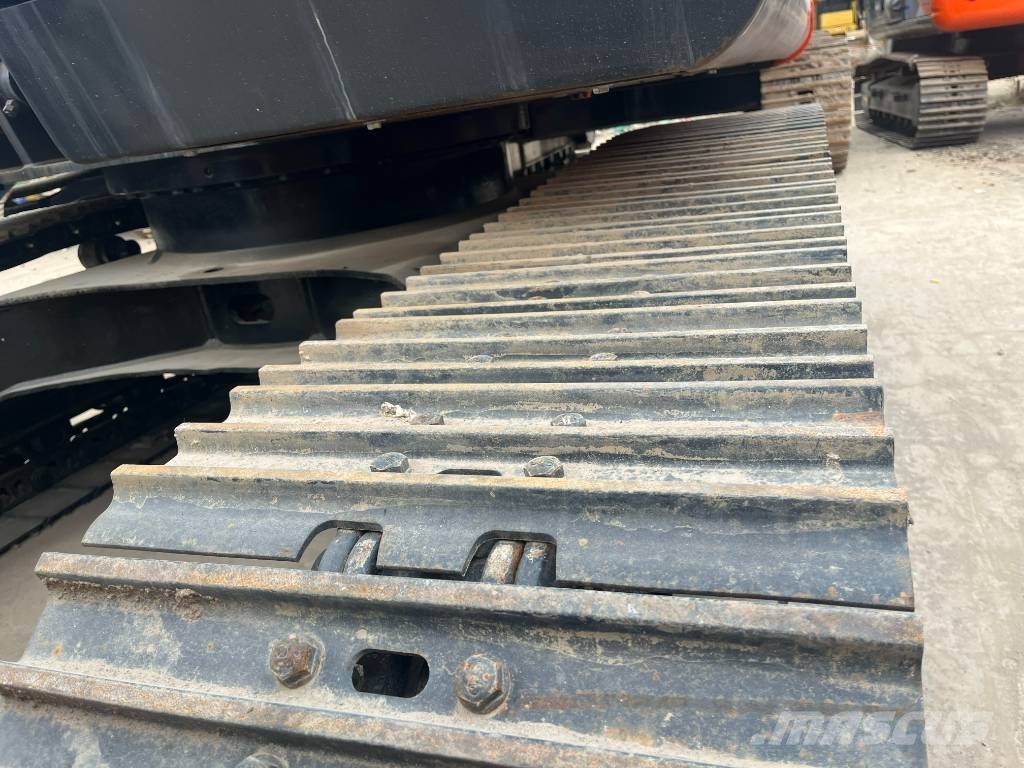 Hitachi ZX 130 Lánctalpas kotrók