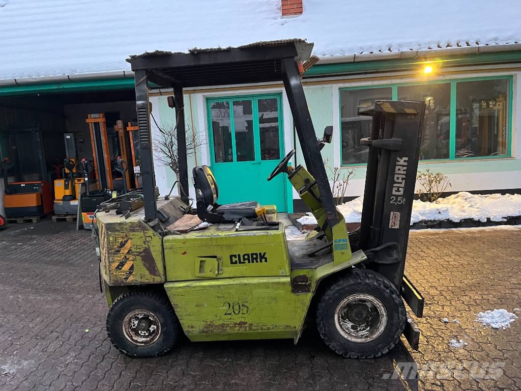 Clark GPM25N V-4277 INW EO Plinski viličari