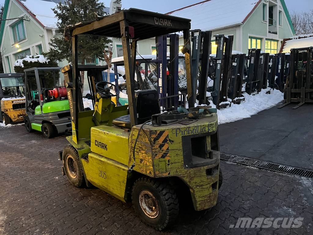 Clark GPM25N V-4277 INW EO Plinski viličari