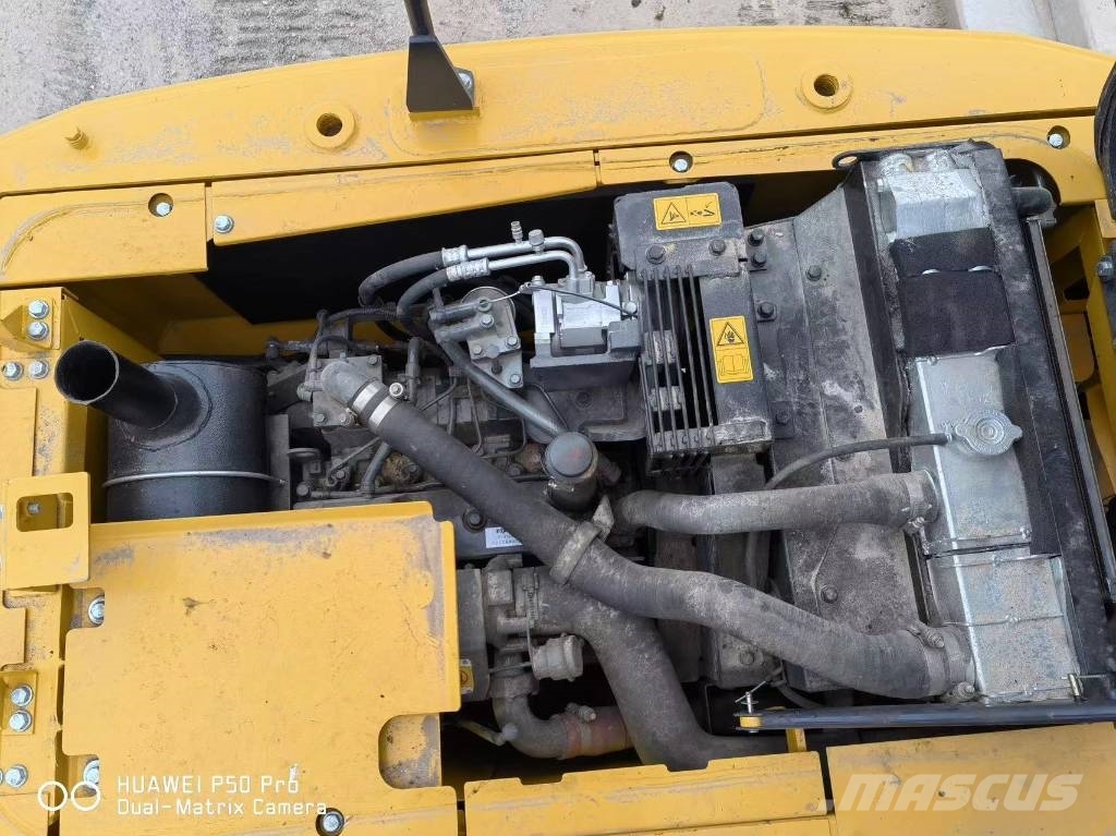 Komatsu PC130 Paletli ekskavatörler