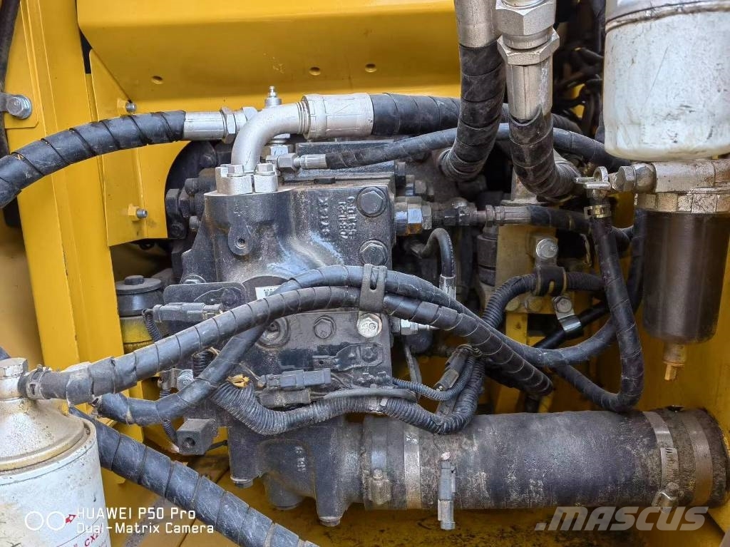 Komatsu PC130 Paletli ekskavatörler