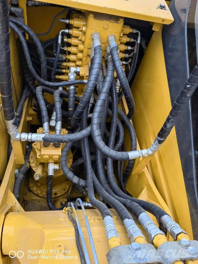 Komatsu PC130 Paletli ekskavatörler