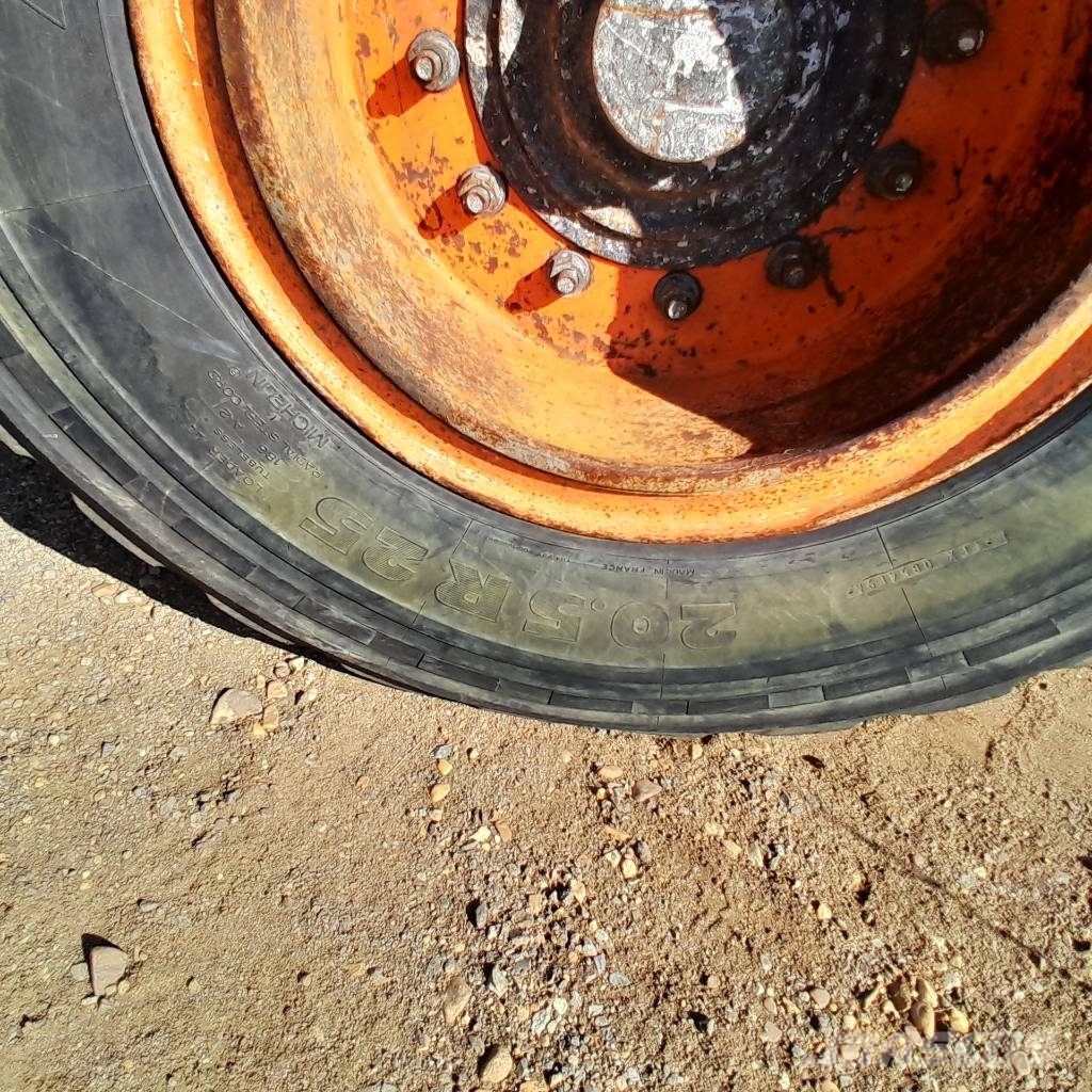 CASE 721 g xr لوادر بعجل