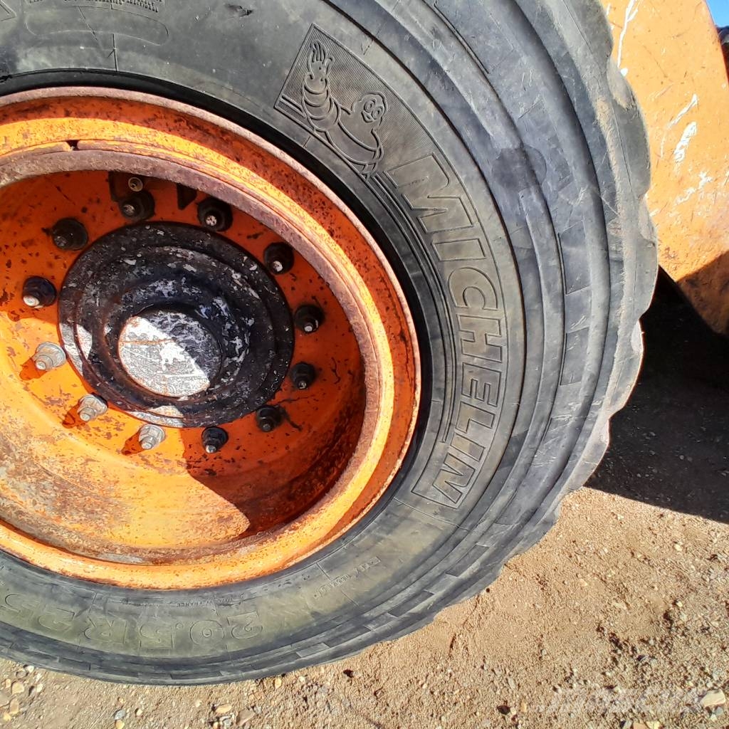 CASE 721 g xr لوادر بعجل