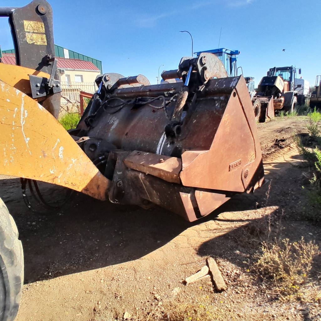CASE 721 g xr لوادر بعجل