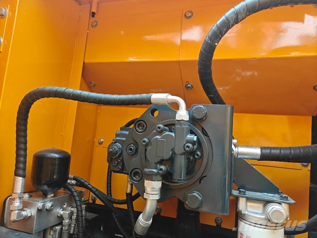 Hyundai 225LC—9T Bageri guseničari