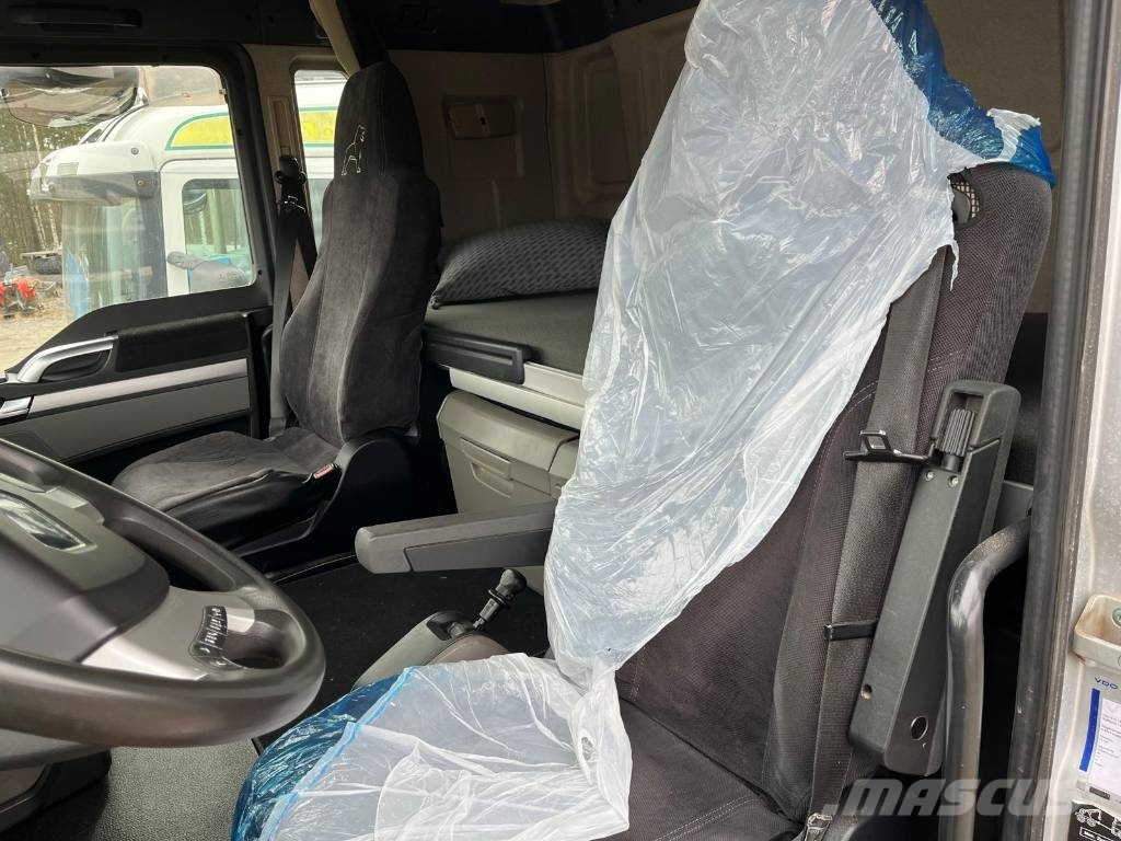 MAN TGS 33.500 6x6 트랙터 유닛