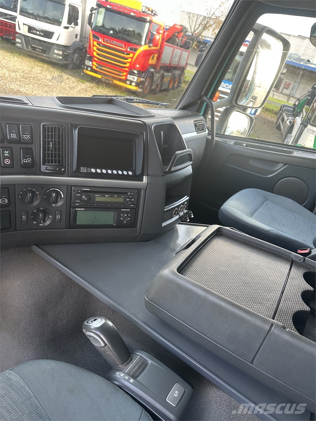 Volvo FM 460 8x2*6 //CHASSI// 商用底盤車