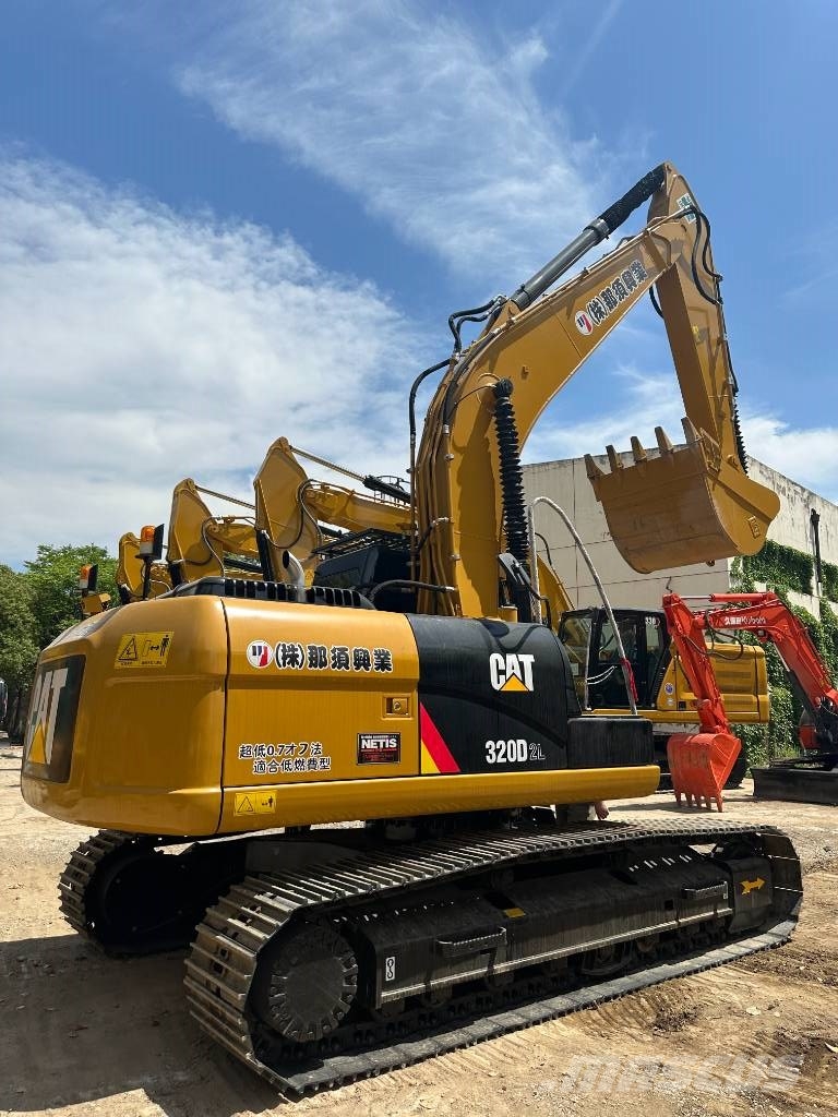 CAT 320D2L Vidēja lieluma ekskavatori 7 t - 12 t