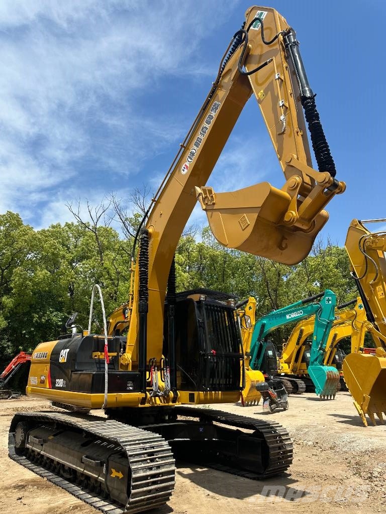 CAT 320D2L Vidēja lieluma ekskavatori 7 t - 12 t