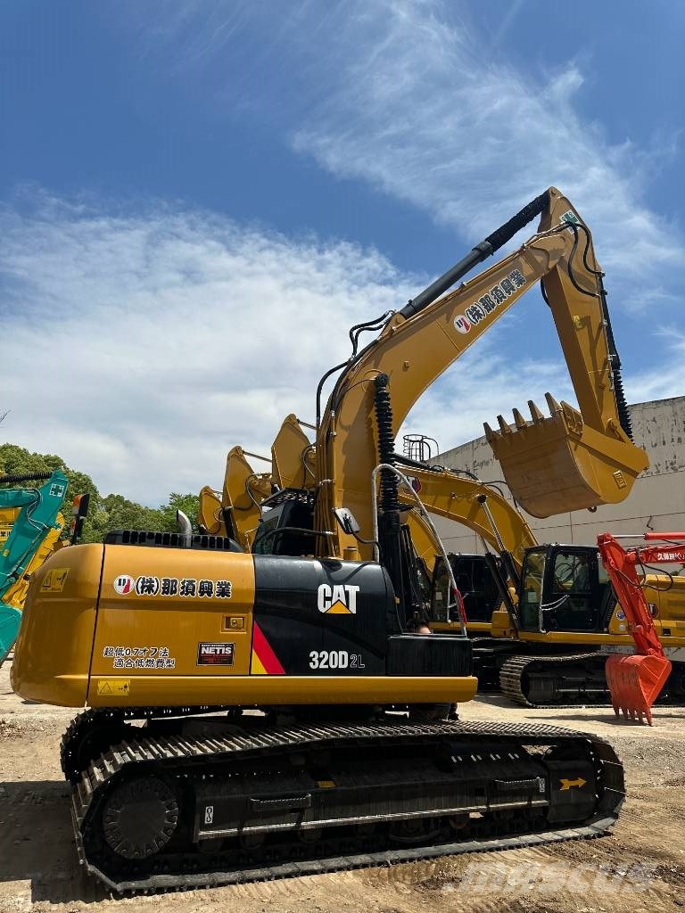 CAT 320D2L Vidēja lieluma ekskavatori 7 t - 12 t