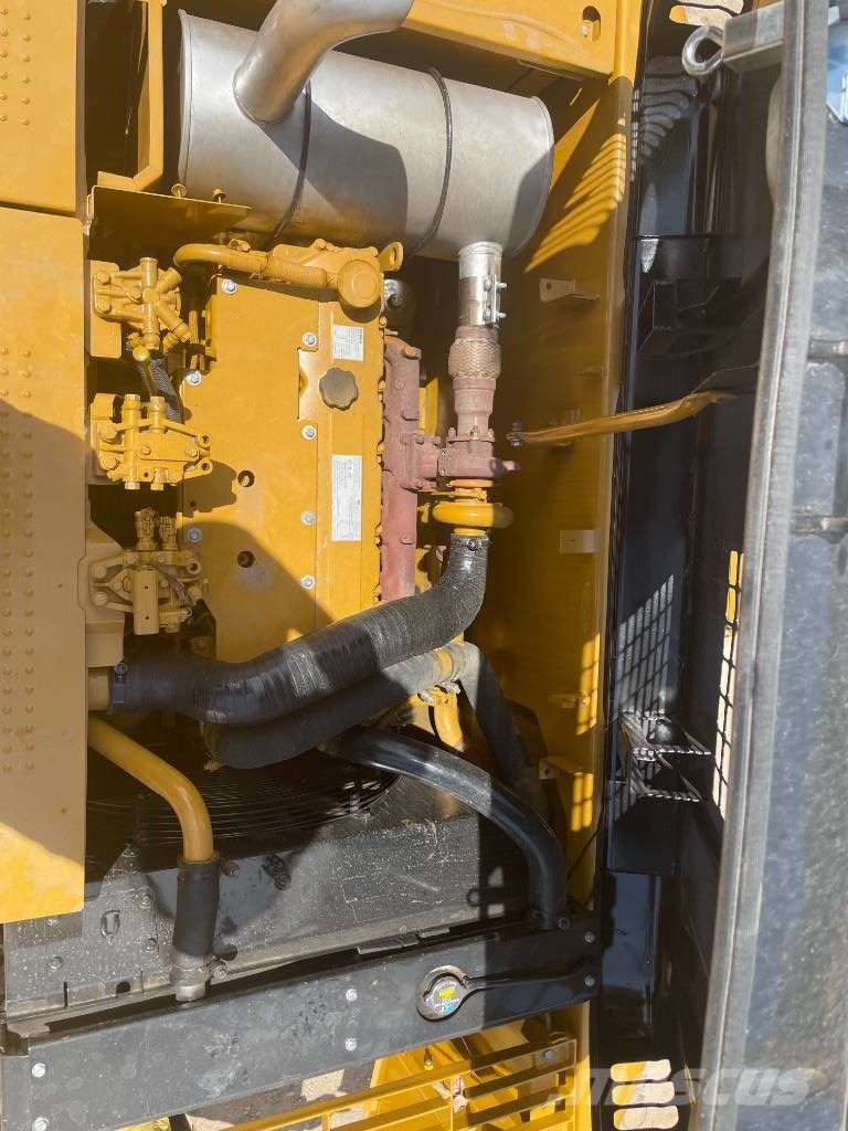 CAT 320D2L Vidēja lieluma ekskavatori 7 t - 12 t