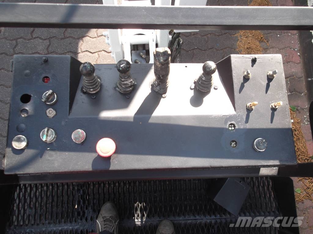 Grove AMZ51XT V-3091 EO Вертикальні щоглові підйомники