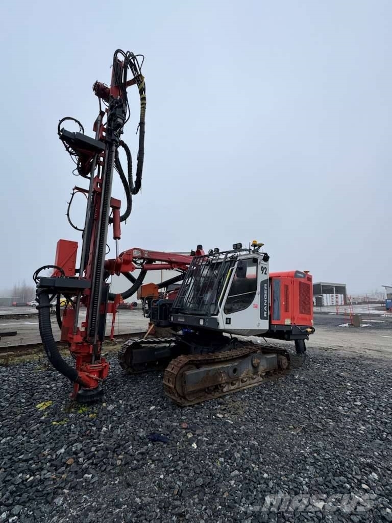 Sandvik DX800 Avolouhintaporauslaitteet