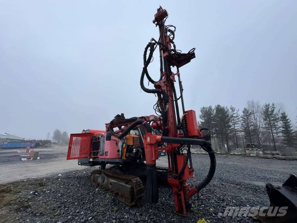 Sandvik DX800 Avolouhintaporauslaitteet