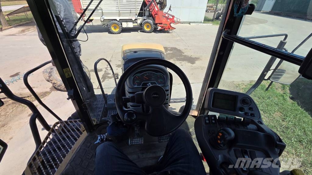 CAT Challenger  MT 755 B الجرارات